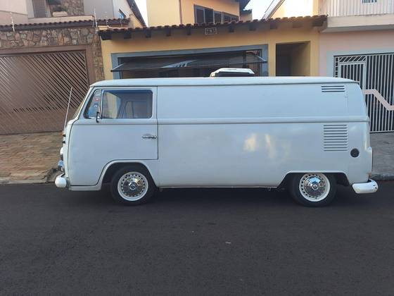VOLKSWAGEN KOMBI 1.6 FURGÃO 8V GASOLINA 3P MANUAL